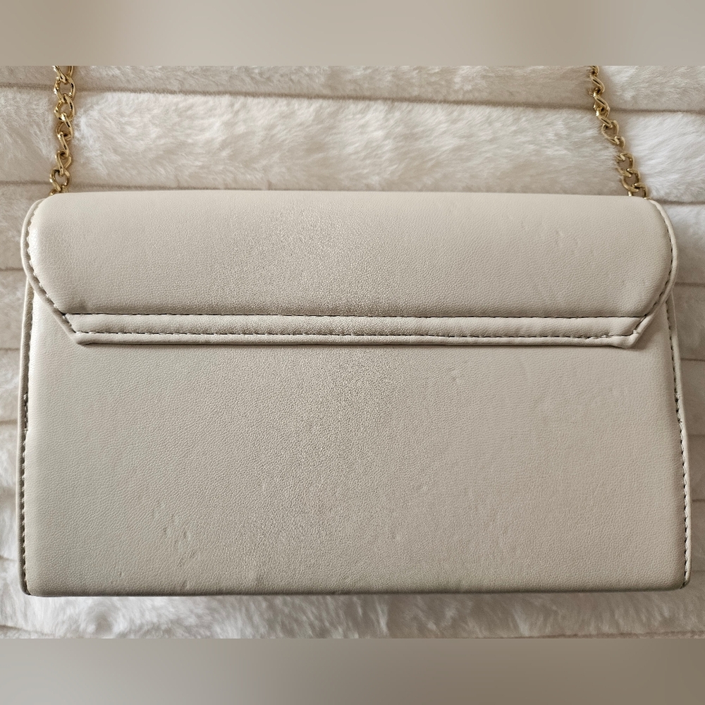 NWOT Love Moschino Floral LOVE Embroidered Crossbody Bag Cream Gold Chain - Picture 4 of 16